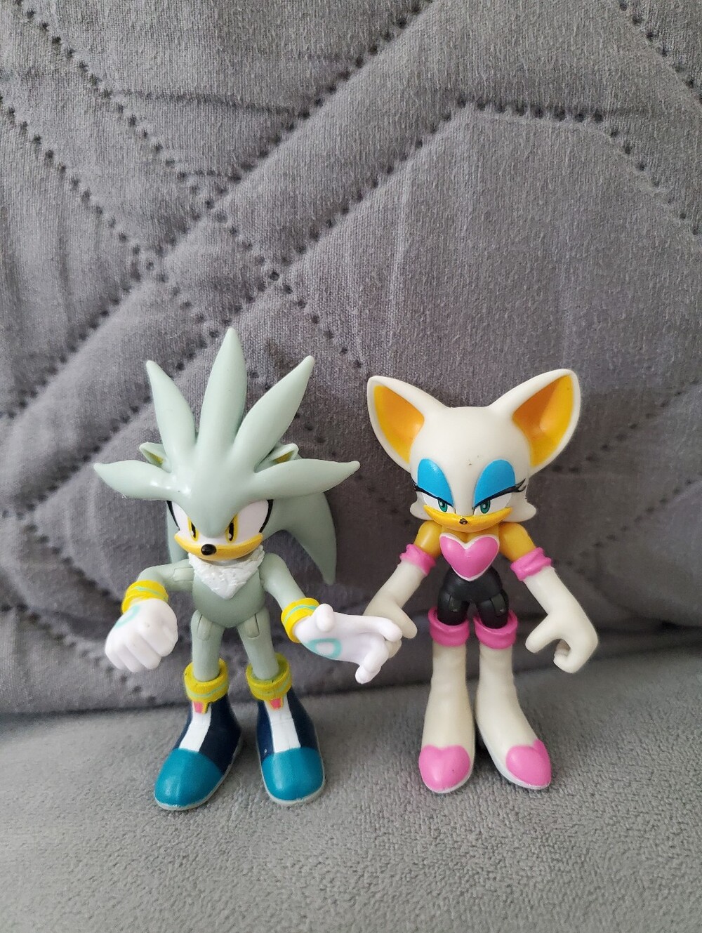 Jakks Sonic The Hedgehog and Rouge The Bat Figures